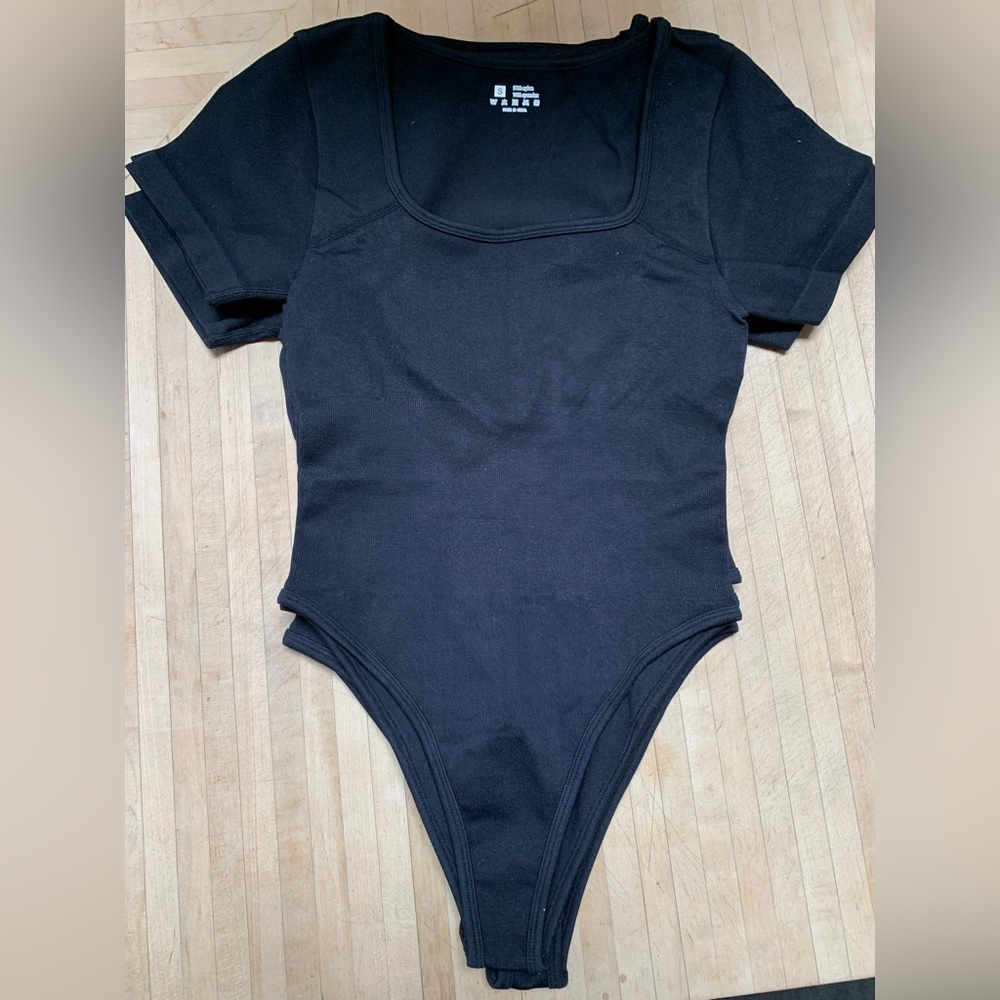 **New Bundle of 4 Bodyshapers Small